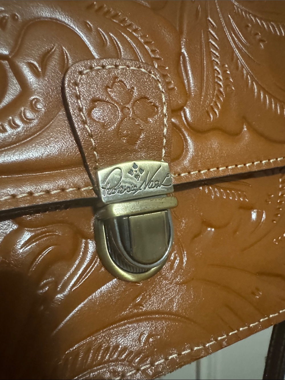 Patricia Nash Tan Embossed Leather Crossbody Bag - Classic Women's Shoulder Bag - Picture 3 of 6